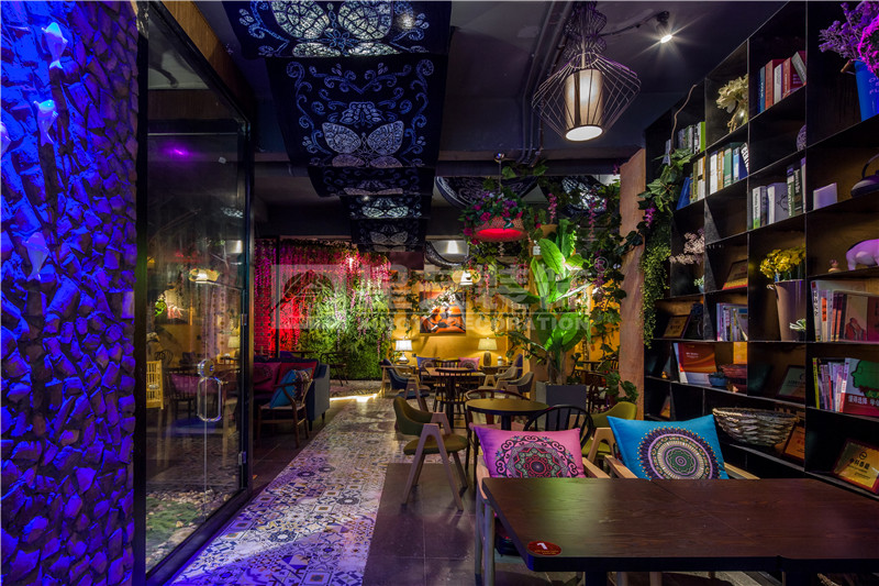 大化“因?yàn)樗浴笨Х壬铕^200平過道裝修設(shè)計(jì)實(shí)景圖