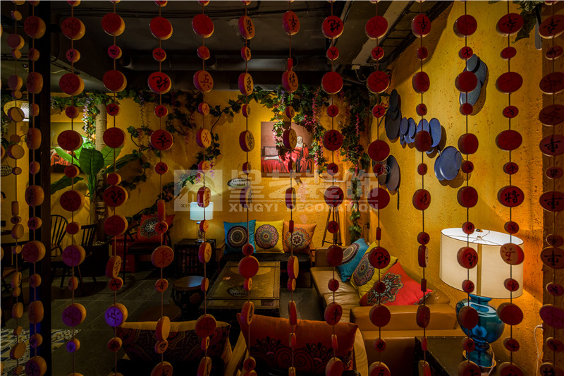 大化“因?yàn)樗浴笨Х壬铕^200平珠簾裝修設(shè)計(jì)實(shí)景圖