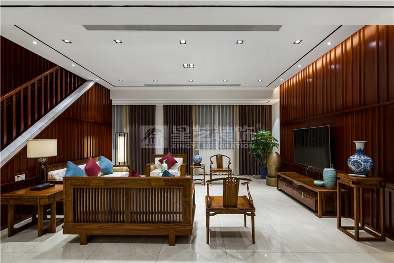 南湖名都廣場(chǎng)280平客廳實(shí)景圖