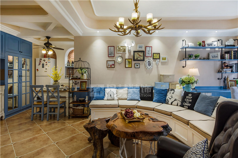 鳳嶺山語城89平美式地中海客廳裝修實景圖