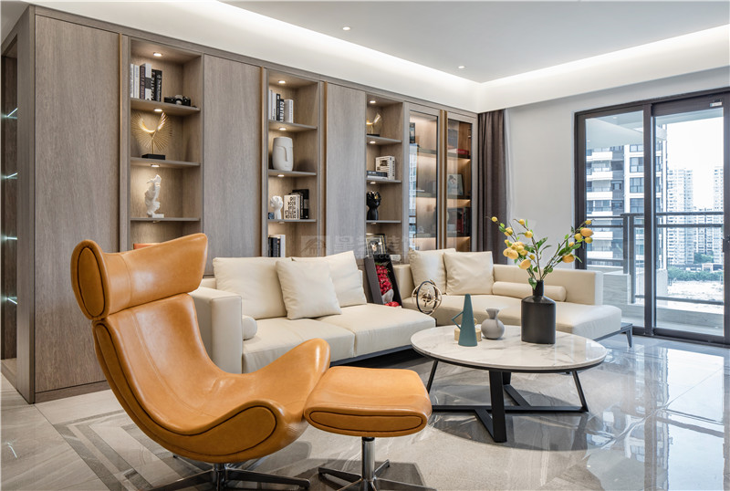 華發(fā)國賓一號120平客廳裝修實景圖