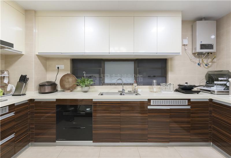 榮和悅瀾山120平廚房裝修實(shí)景圖