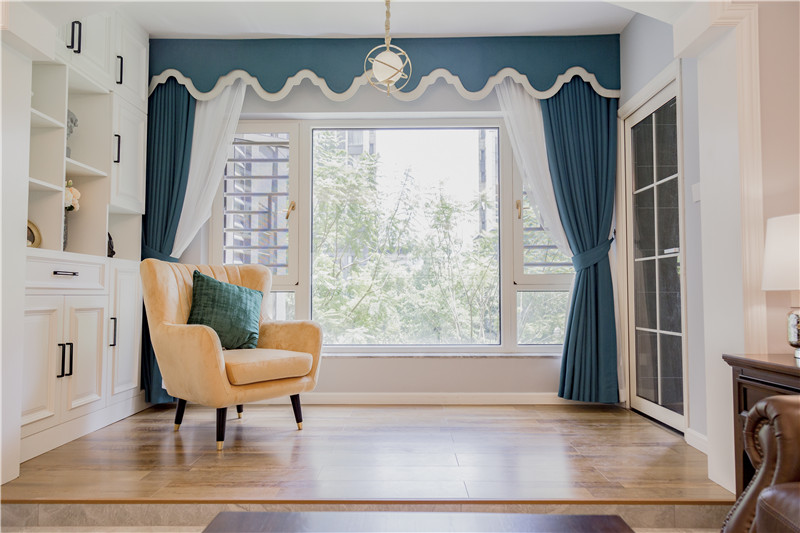 綠地國(guó)際花都120平陽臺(tái)裝修實(shí)景圖