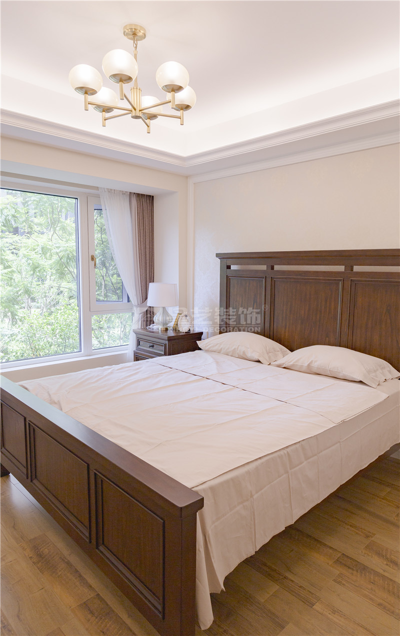 綠地國(guó)際花都120平臥室裝修實(shí)景圖