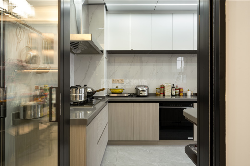 冠江墅 170平廚房裝修實景圖