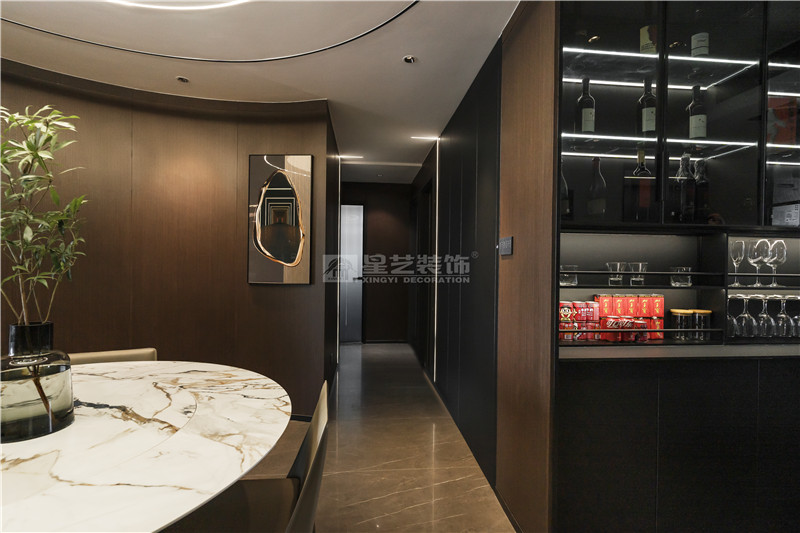 冠江墅 150平過道區(qū)裝修實(shí)景圖