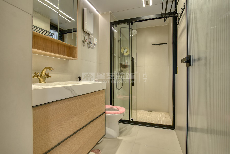 保利冠江墅143平原木風(fēng)格衛(wèi)生間裝修實景
