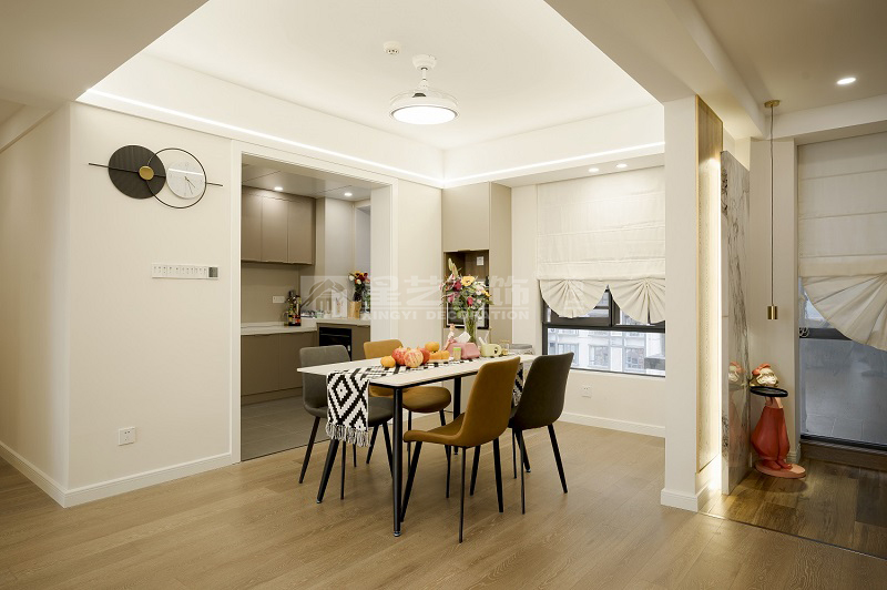 德澤苑130平奶油風(fēng)餐廳實景