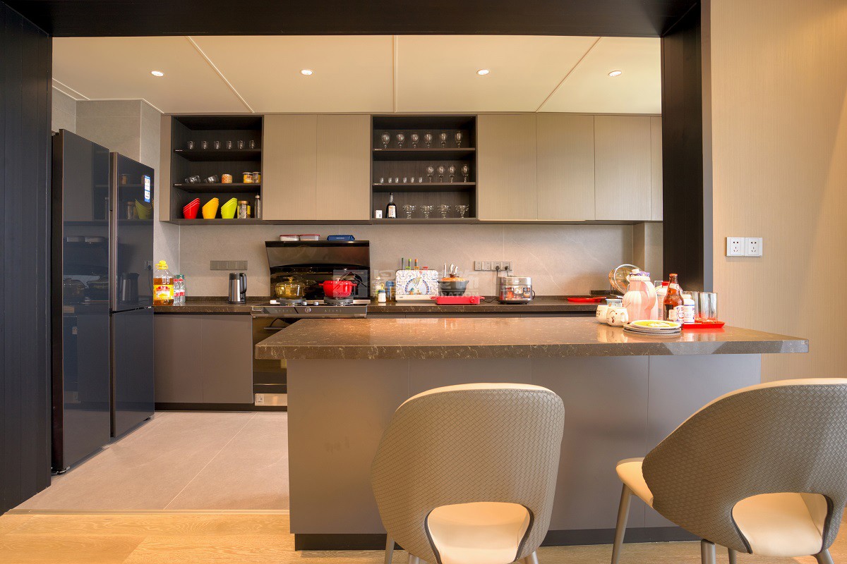 嘉和城溫泉小鎮(zhèn)170平現(xiàn)代風(fēng)格廚房裝修實景