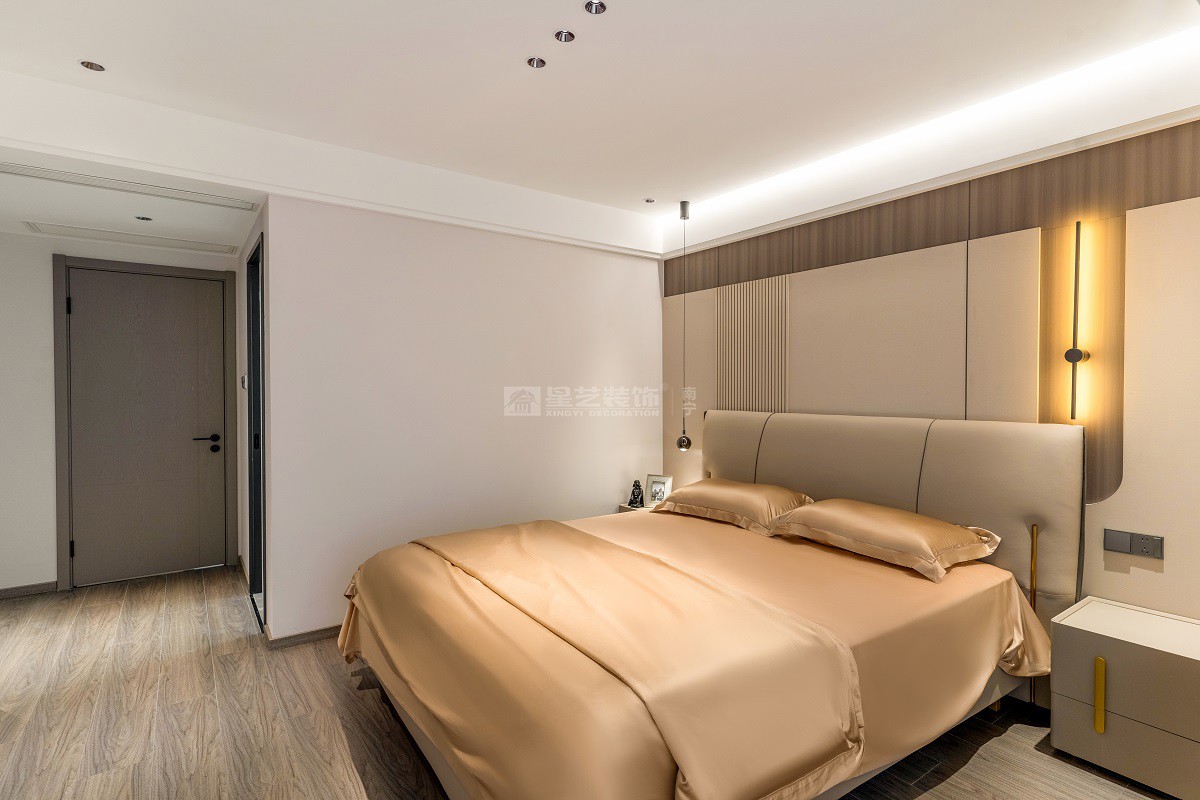 保利天悅臺(tái)129平現(xiàn)代簡約風(fēng)格臥室裝修實(shí)景