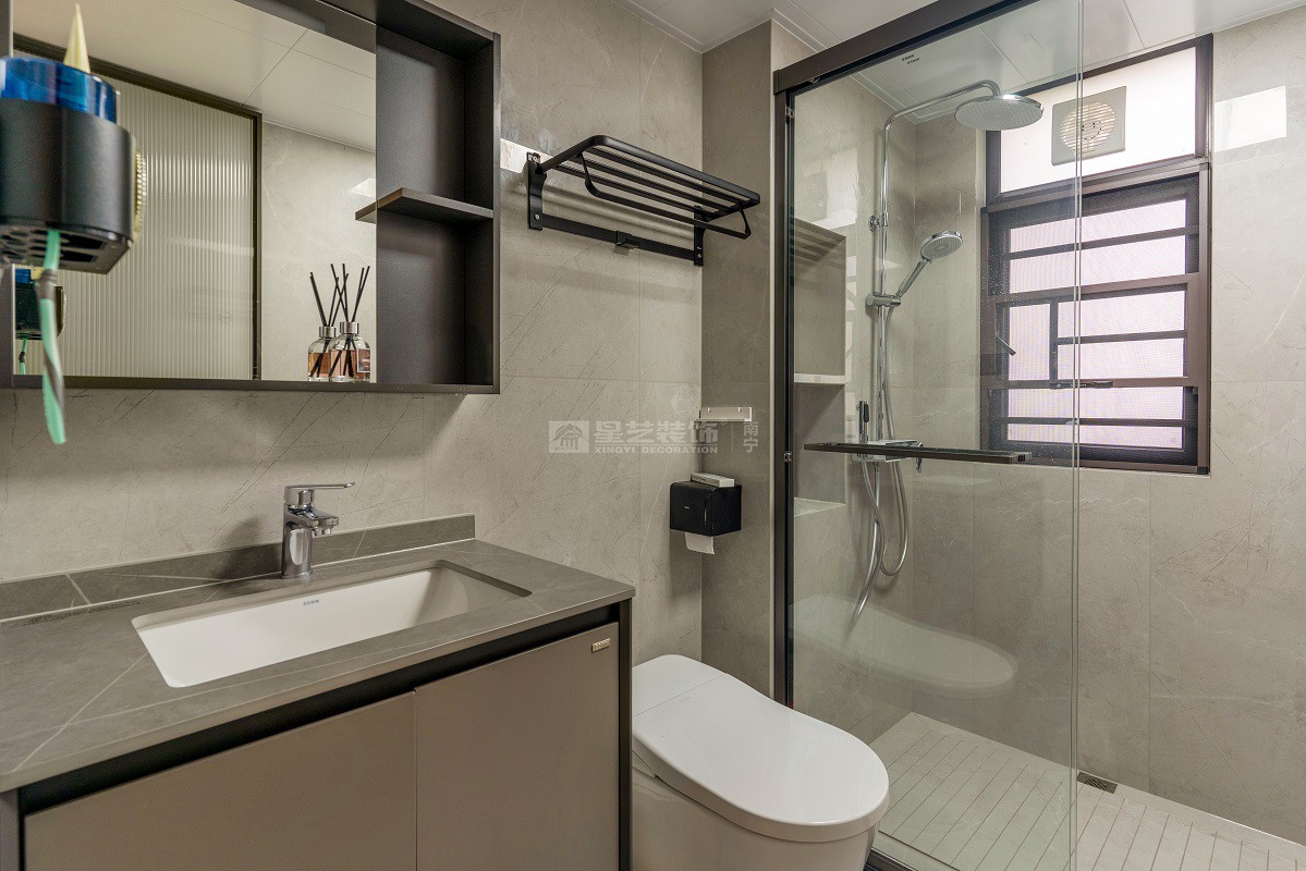 保利天悅臺(tái)129平現(xiàn)代簡約風(fēng)格衛(wèi)生間裝修實(shí)景