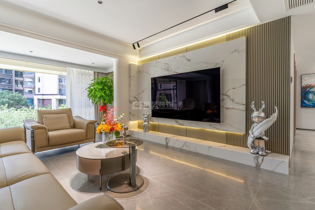 保利天悅臺(tái)129平現(xiàn)代簡約風(fēng)格客廳裝修實(shí)景