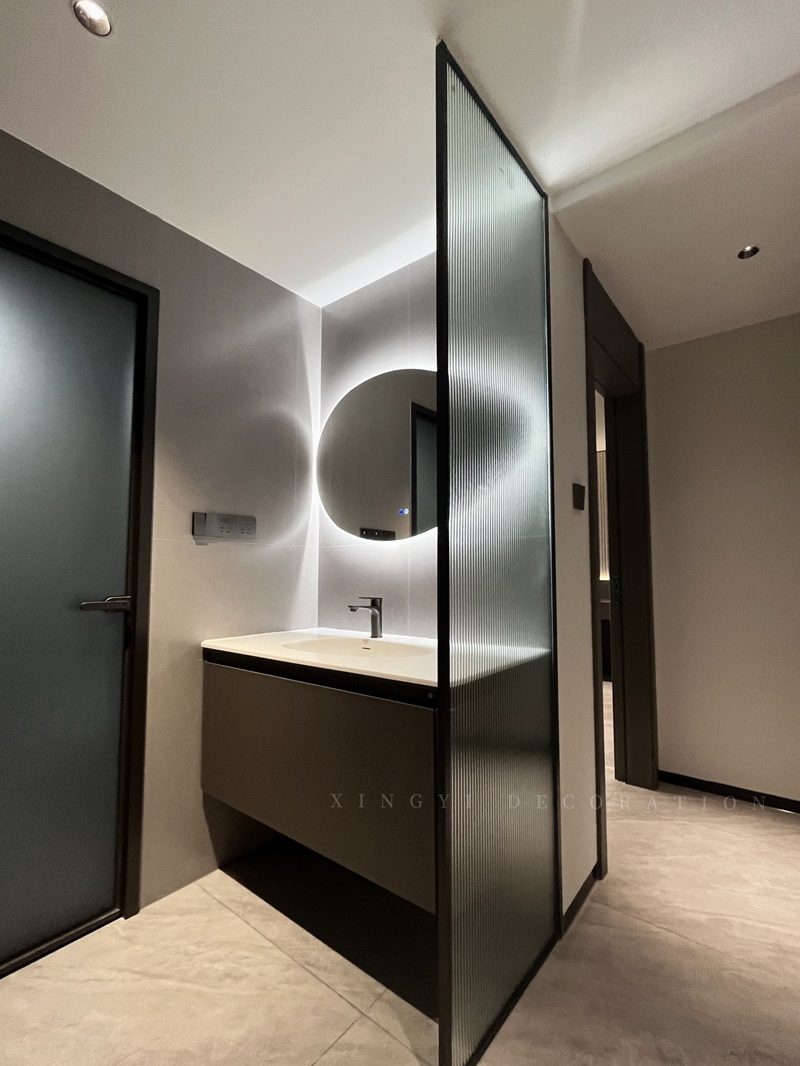 凱悅國際140平現(xiàn)代風格衛(wèi)生間裝修實景