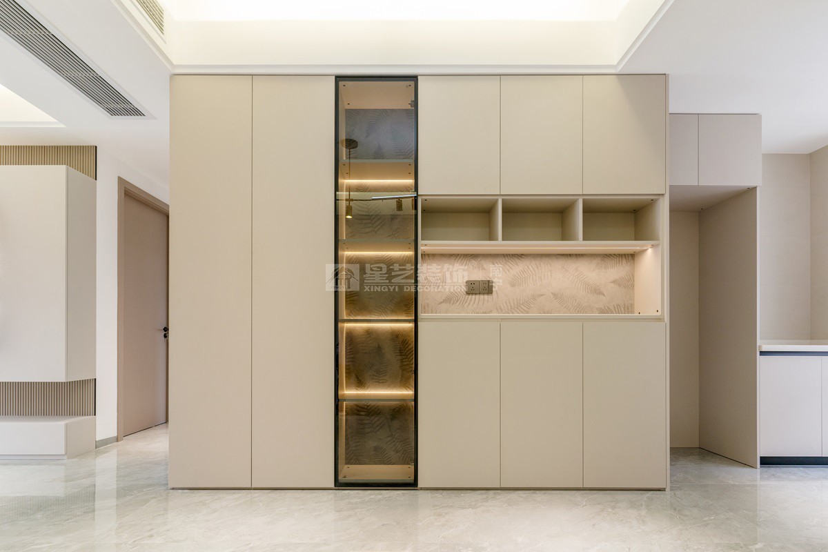 建發(fā)央璽129平現(xiàn)代奶油風(fēng)餐廳裝修實景