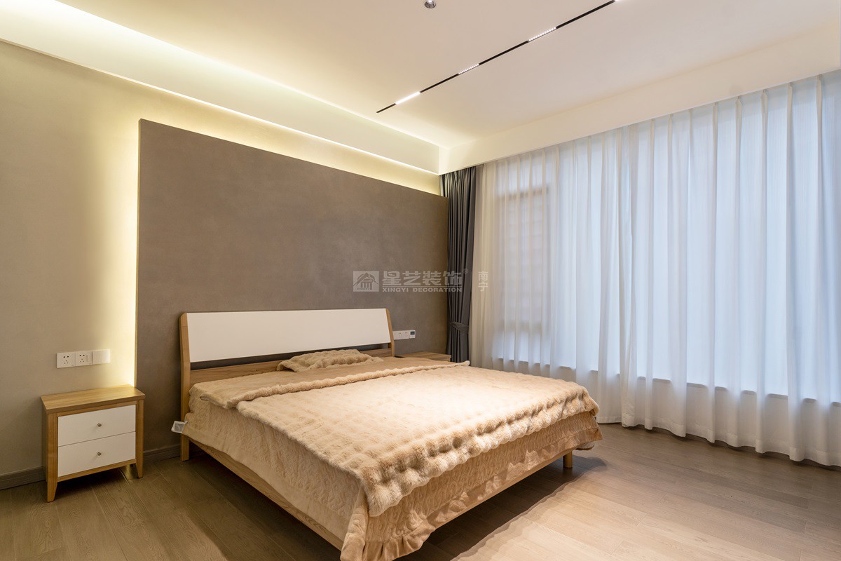 云星錢隆江景165平現(xiàn)代風格臥室裝修實景