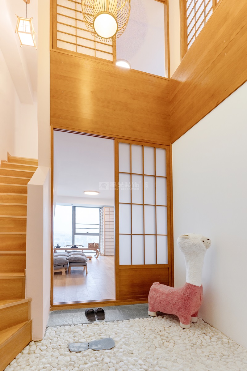 綠地中央廣場40平入戶玄關裝修實景