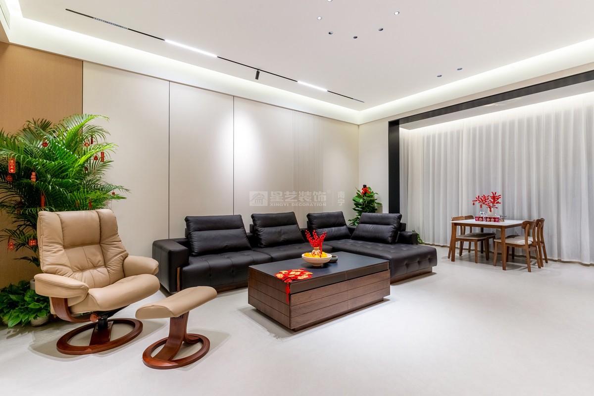 美泉1612 230平現(xiàn)代風(fēng)格客廳裝修實景