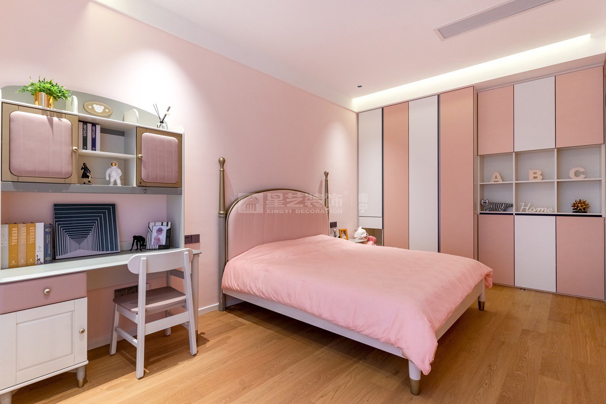 美泉1612 230平現(xiàn)代風(fēng)格臥室裝修實景