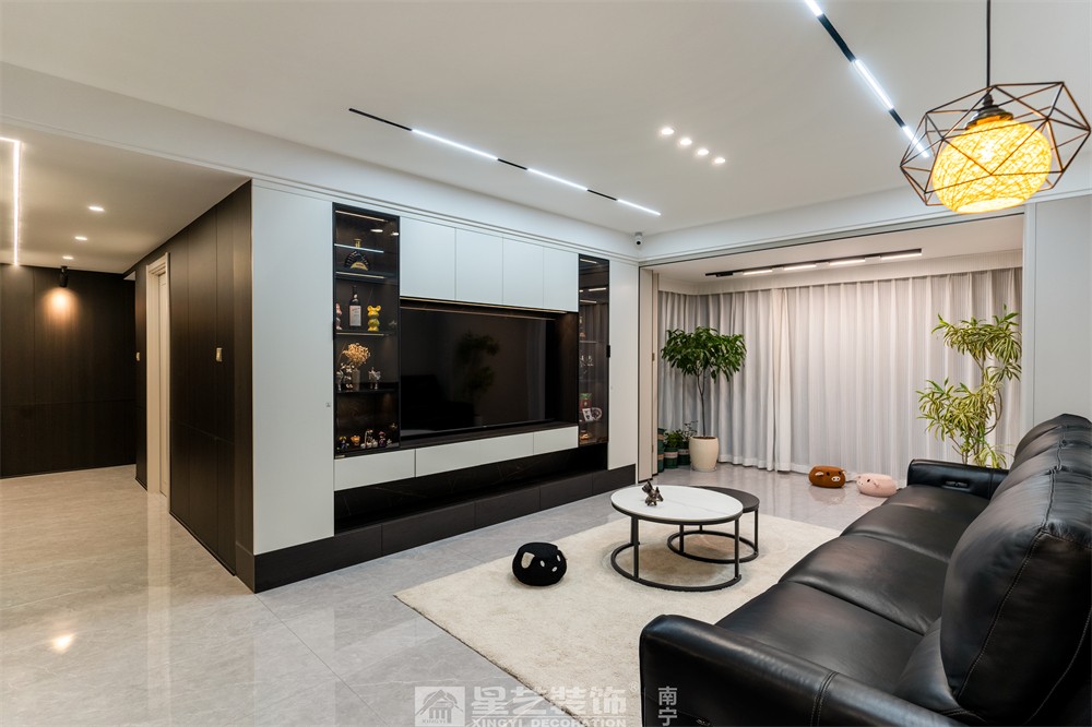 保利領譽府132平現(xiàn)代簡約客廳裝修實景
