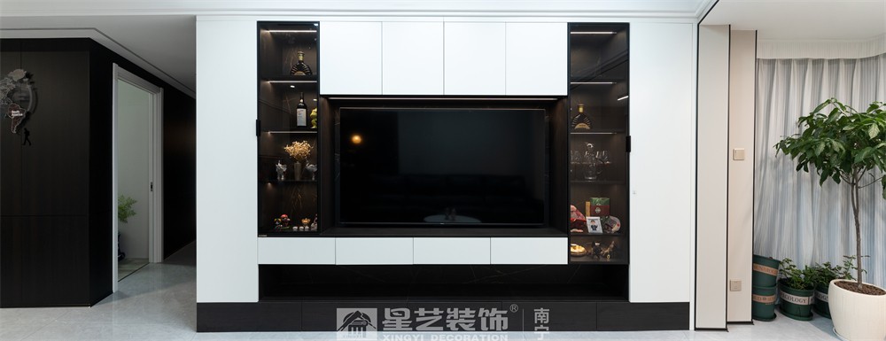 保利領譽府132平現(xiàn)代簡約客廳裝修實景