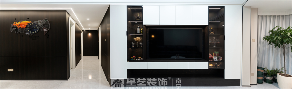 保利領譽府132平現(xiàn)代簡約客廳裝修實景