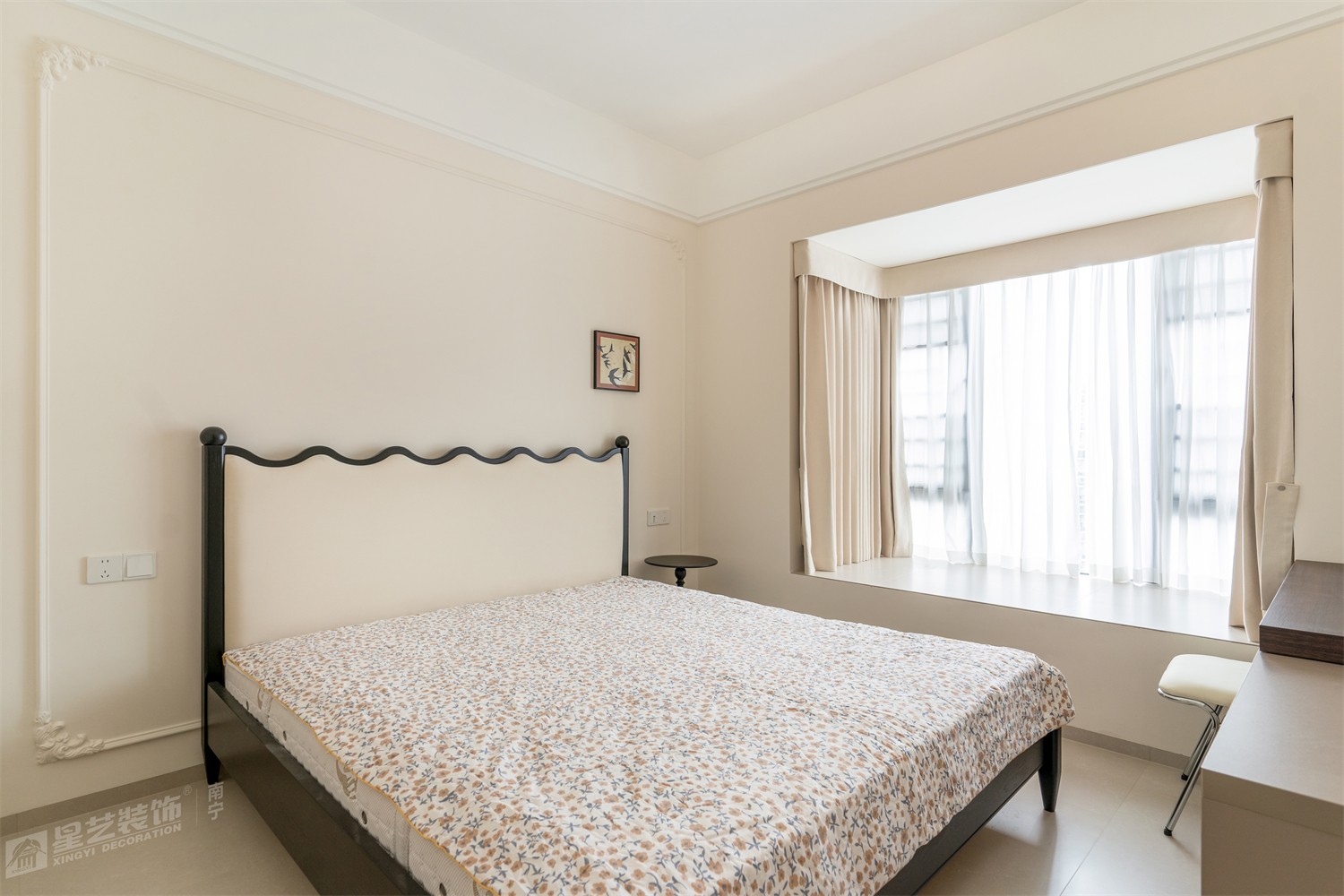 華潤(rùn)西園悅府118平法式臥室裝修完工實(shí)景圖