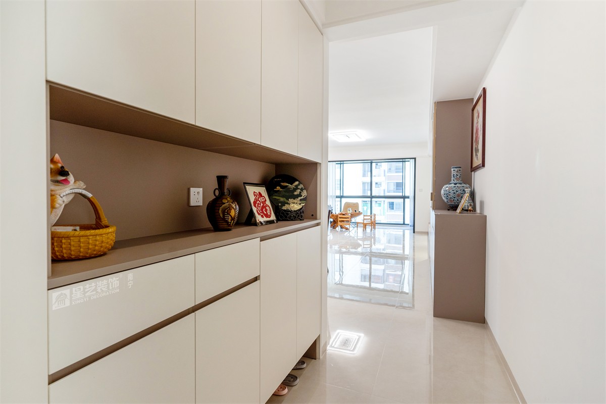 津頭小區(qū)140平原木風(fēng)入戶完工實景圖