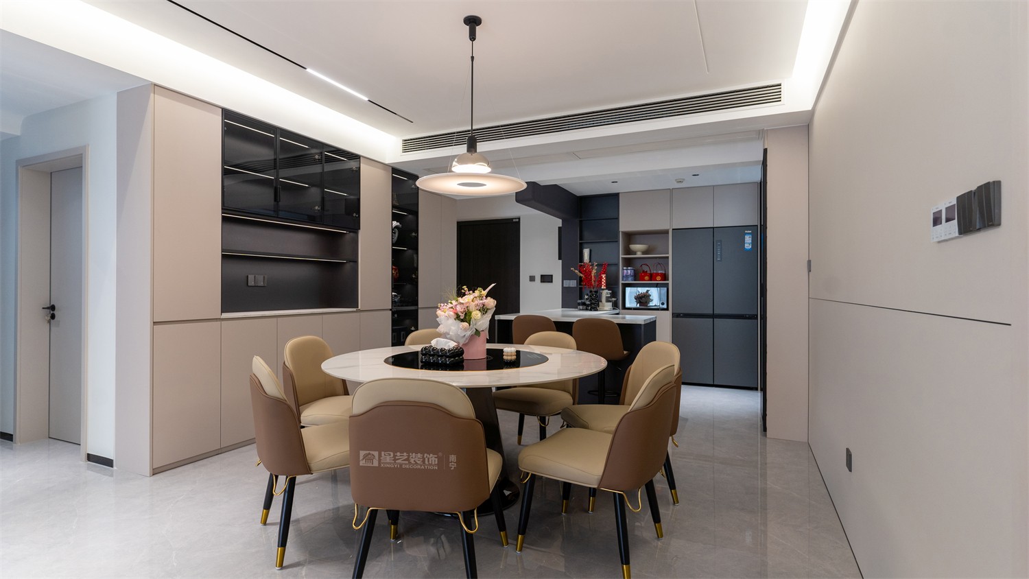 軌道御璽君臨灣140平餐廳裝修完工實(shí)景圖