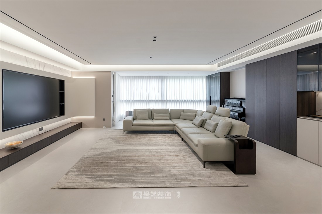大唐臻觀196平現(xiàn)代簡約客廳裝修完工實景