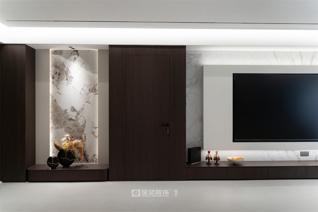 大唐臻觀196平現(xiàn)代簡約客廳裝修完工實景