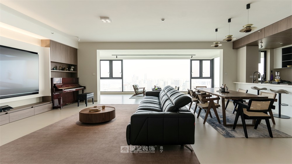 上水灣200平現(xiàn)代原木風餐廳裝修完工實景圖