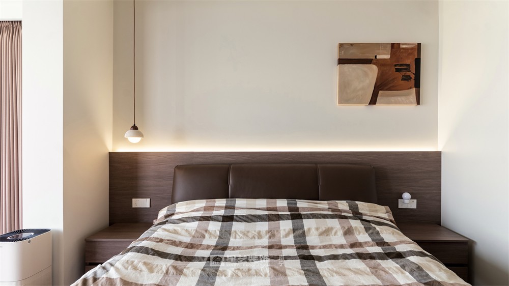 上水灣200平現(xiàn)代原木風臥室裝修完工實景圖