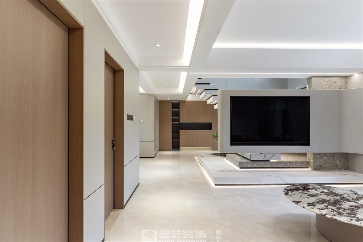 德澤苑220平現(xiàn)代簡(jiǎn)約客廳裝修完工實(shí)景圖