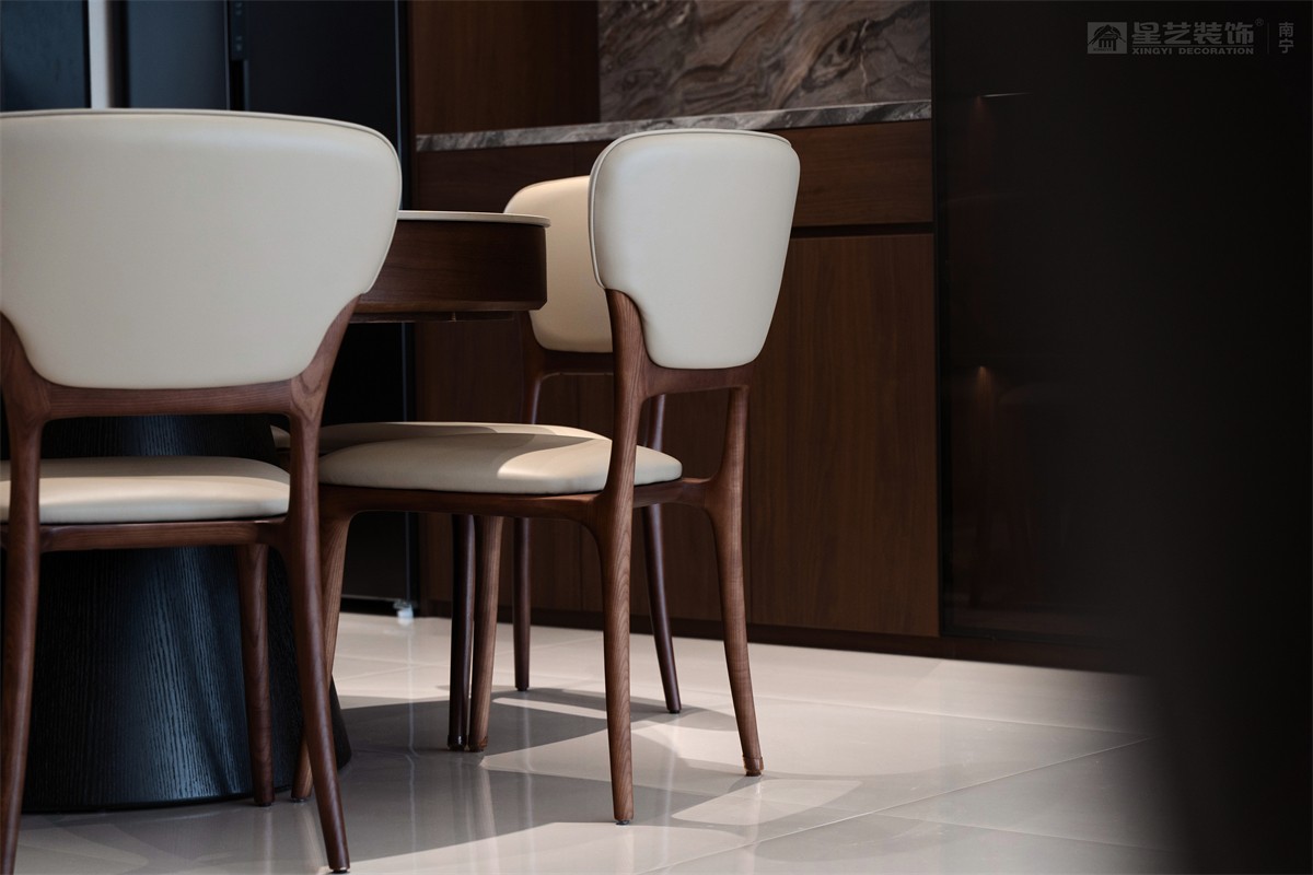 華潤西園潤府143平意式輕奢餐廳裝修完工實(shí)景圖