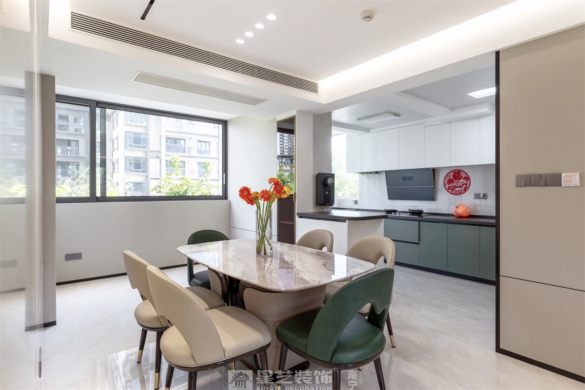 德澤苑220平現(xiàn)代簡(jiǎn)約餐廳裝修完工實(shí)景圖