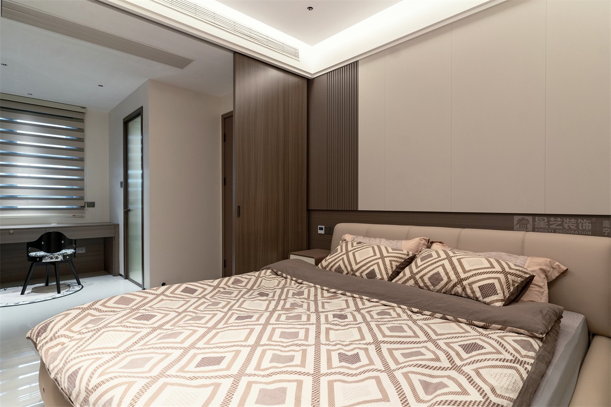 華潤西園潤府143平意式輕奢臥室裝修完工實(shí)景圖