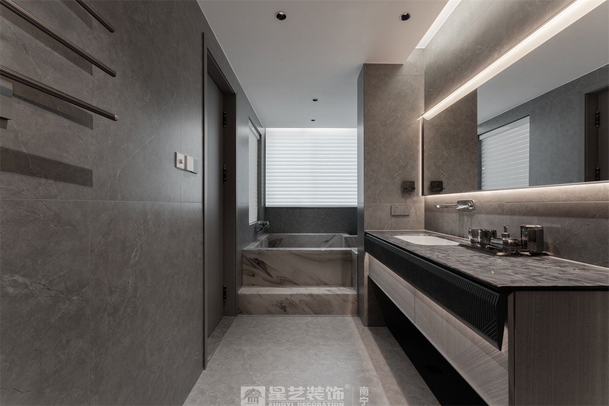 中海央墅500平現(xiàn)代極簡衛(wèi)生間裝修完工實(shí)景圖