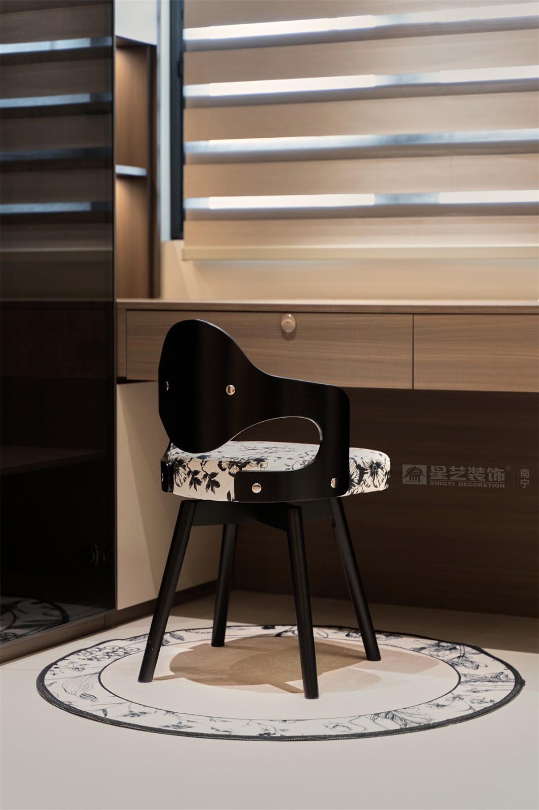 華潤西園潤府143平意式輕奢衣帽間裝修完工實(shí)景圖