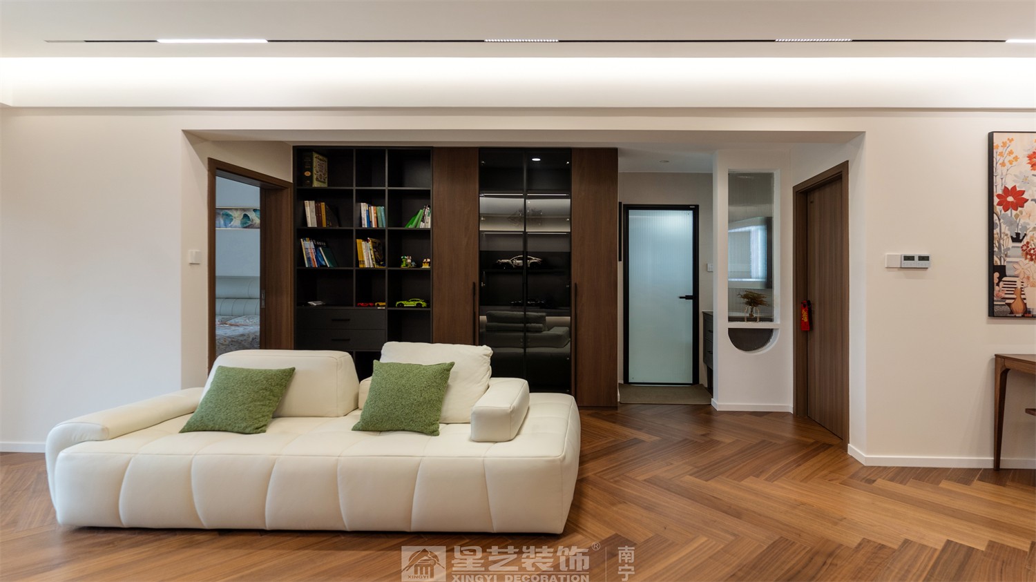 二中新民小區(qū)意式輕奢客廳裝修完工實(shí)景圖