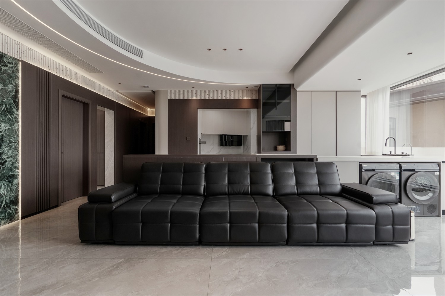 華發(fā)國(guó)賓壹號(hào)140平現(xiàn)代輕奢客廳裝修完工實(shí)景圖