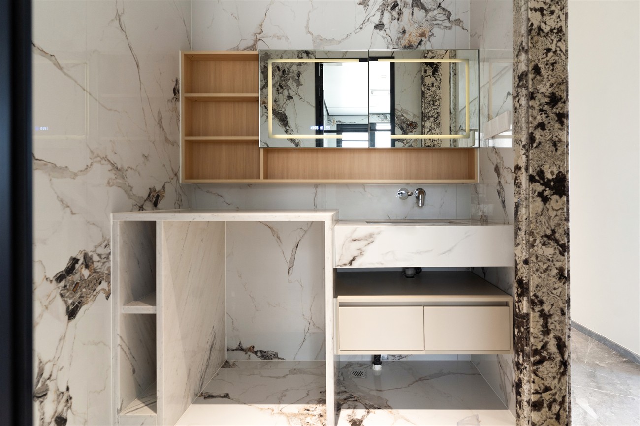 嘉和城依云灣800平現(xiàn)代輕奢衛(wèi)生間裝修完工實(shí)景圖