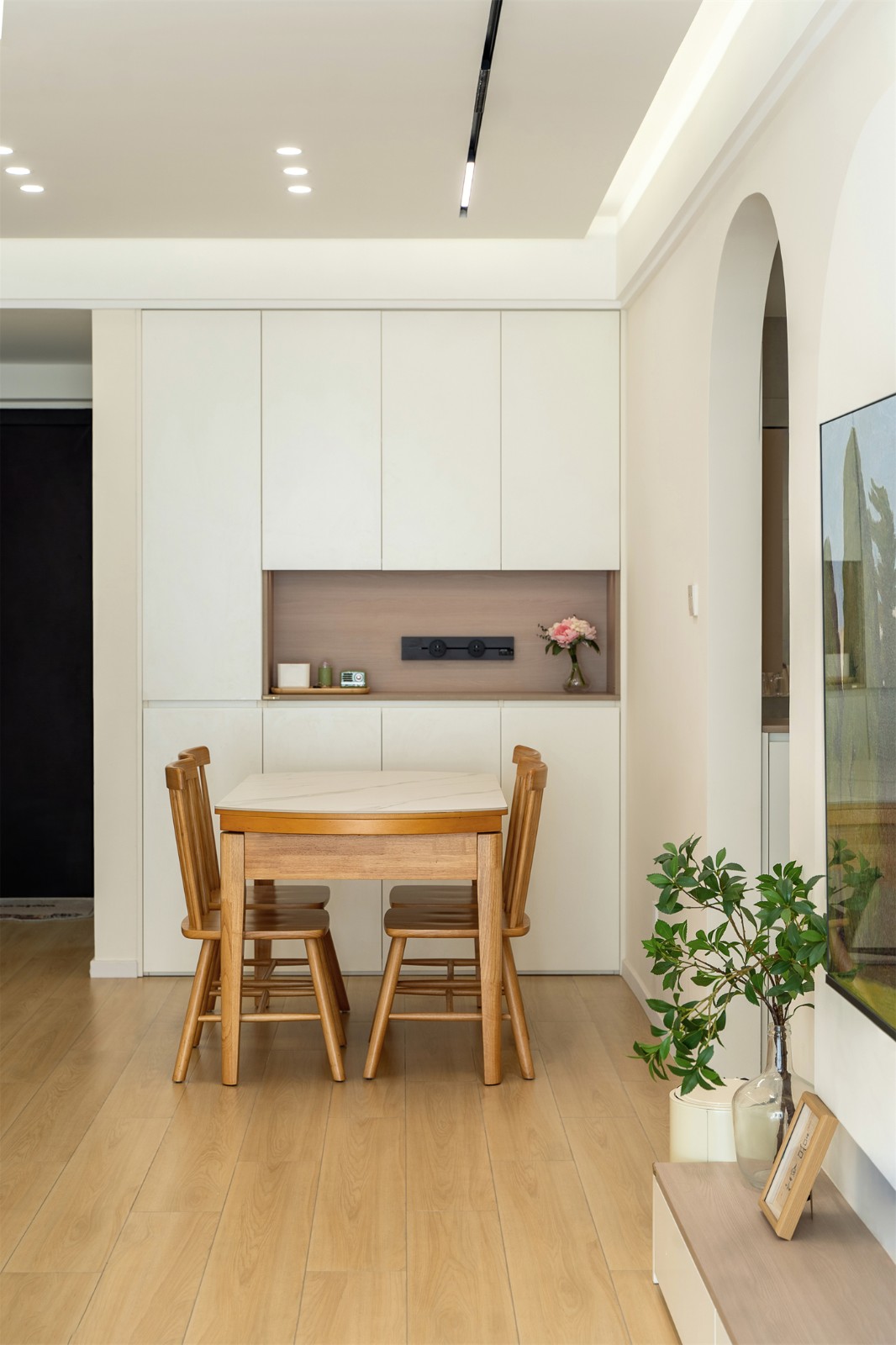 保利領秀廣場75平奶油風餐廳裝修實景圖