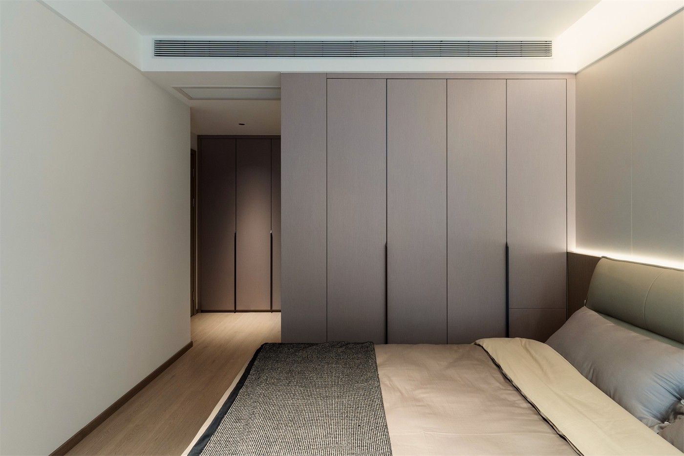 保利天悅臺143平現代風格臥室裝修實景圖