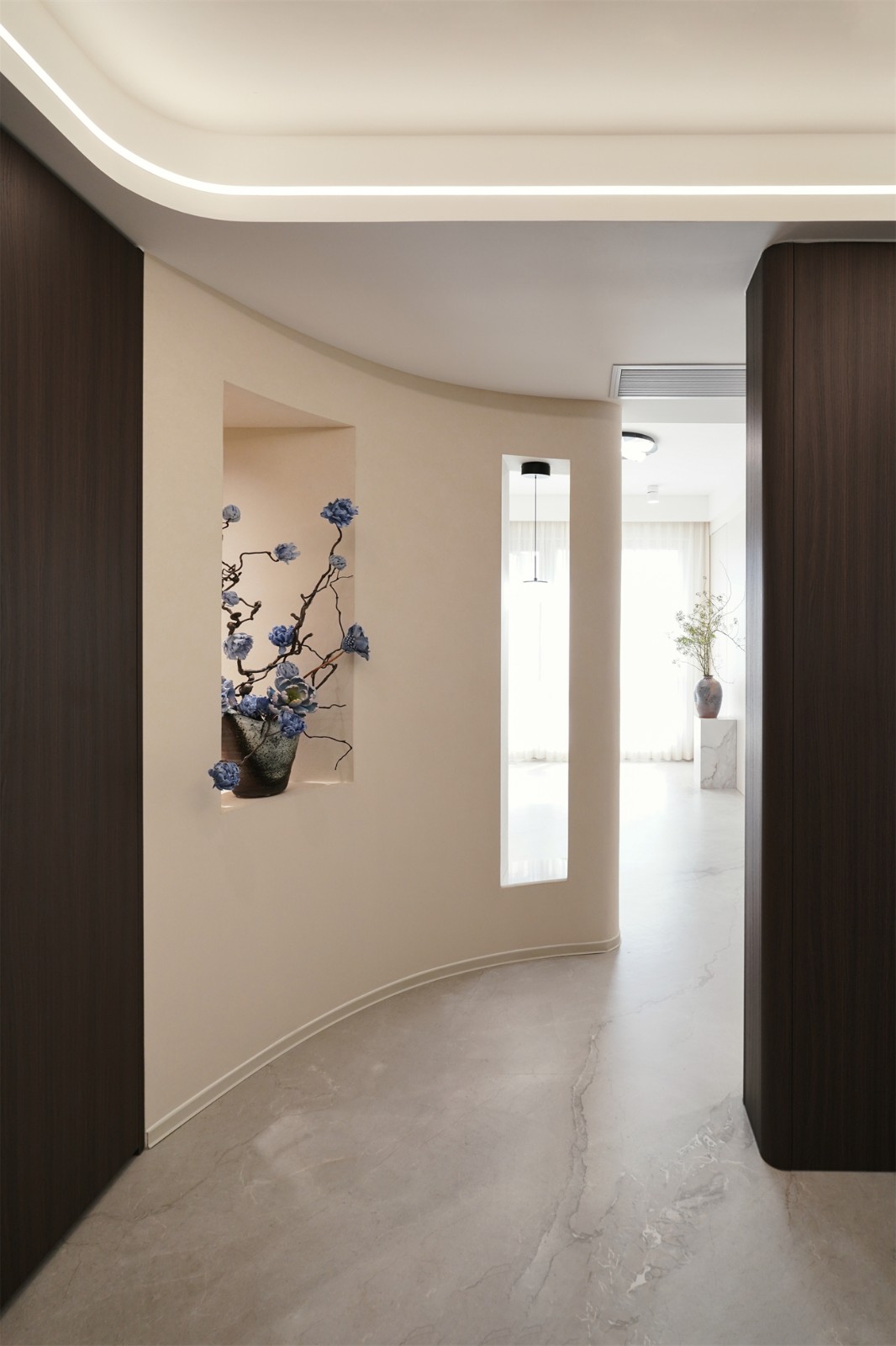 中海湖上景明意式輕奢137平入戶裝修實景圖