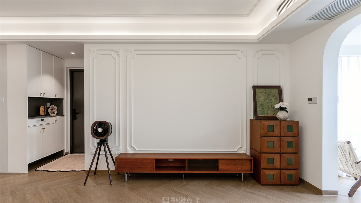 華潤中山府113平法式中古客廳裝修完工實景圖