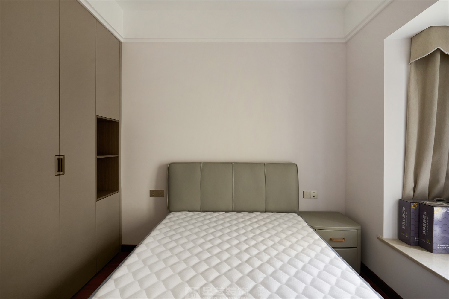 東方皇城260平簡(jiǎn)約中式臥室完工裝修實(shí)景圖