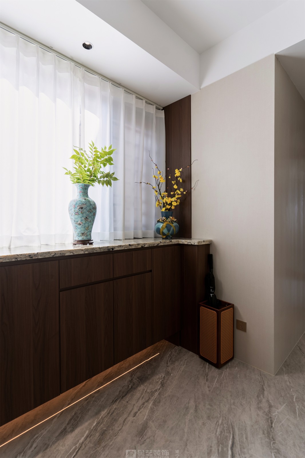 東方皇城260平簡(jiǎn)約中式入戶(hù)完工裝修實(shí)景圖