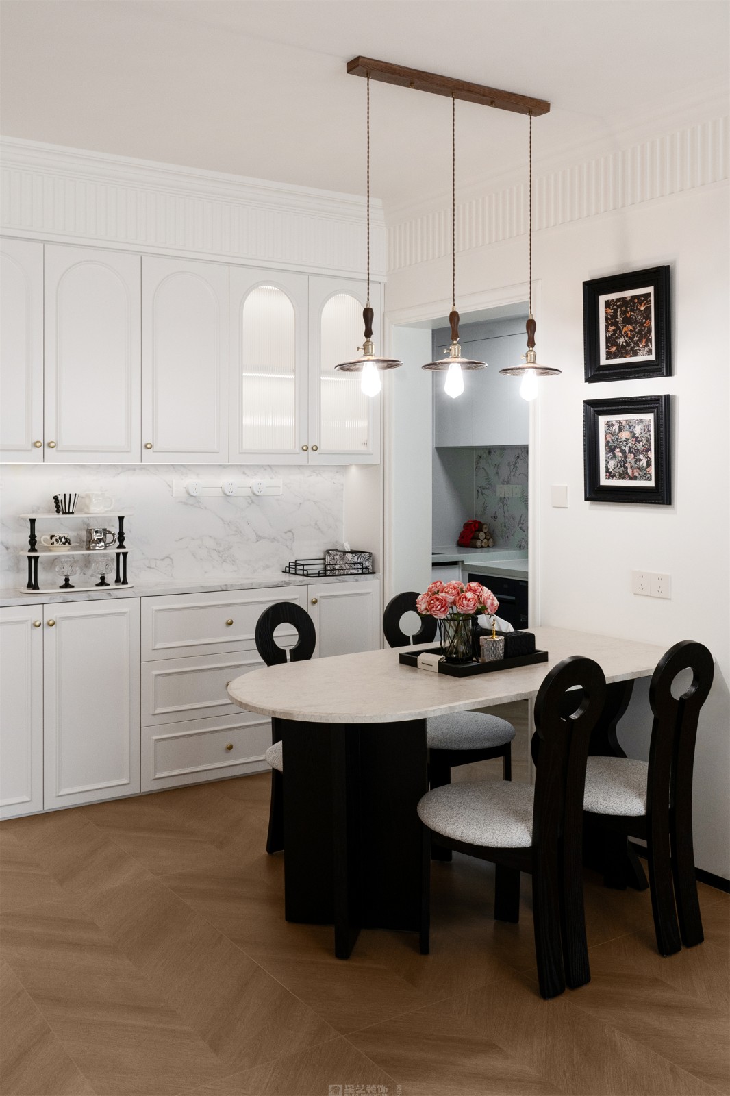 東方尊府118平中古風(fēng)餐廳裝修完工實(shí)景圖