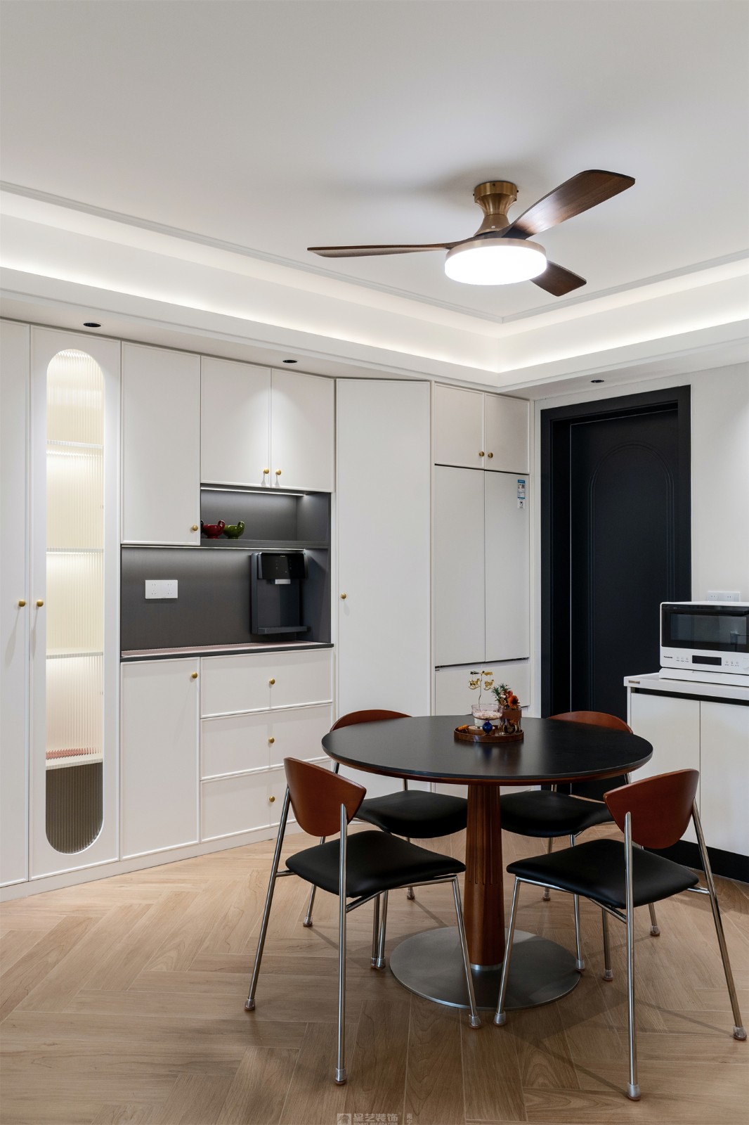 華潤中山府113平法式中古餐廳裝修完工實景圖